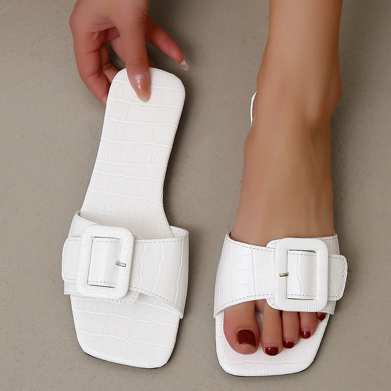 Square Buckle Flat-bottomed Flip Flops